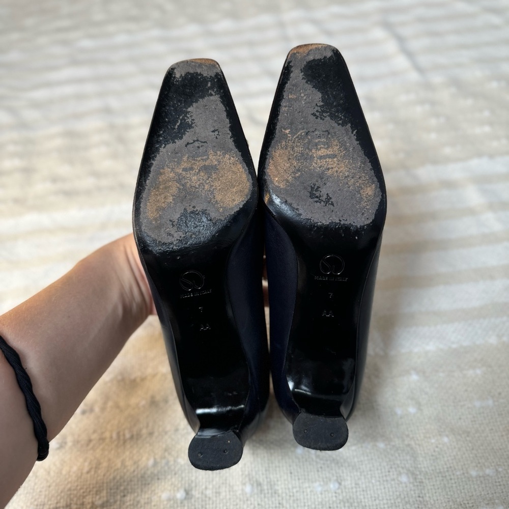 St. John black and gold heels vintage made in Italy size 7AA - Picture 8 of 11